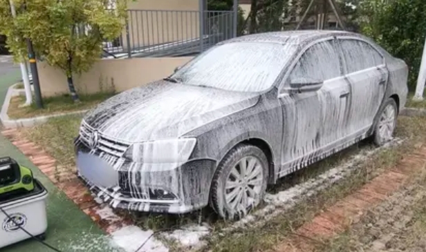 8 Car Washing Mistakes That Are Slowly Destroying Your Vehicle
