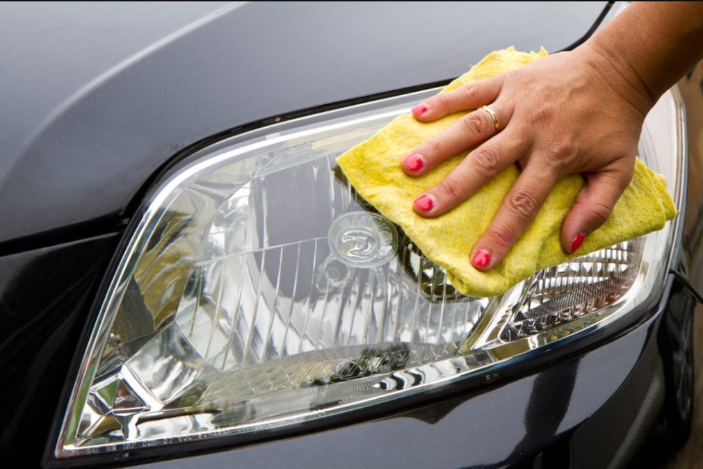 Car Headlight Cleaner 2