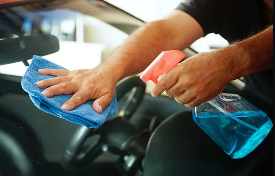 Auto Glass Cleaner