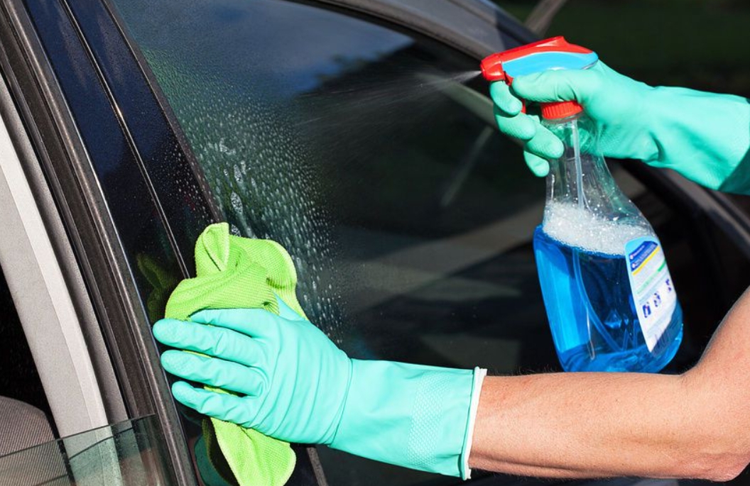 Best Auto Glass Cleaner for a Streak-Free Shine | BrilliaTech Expert Guide