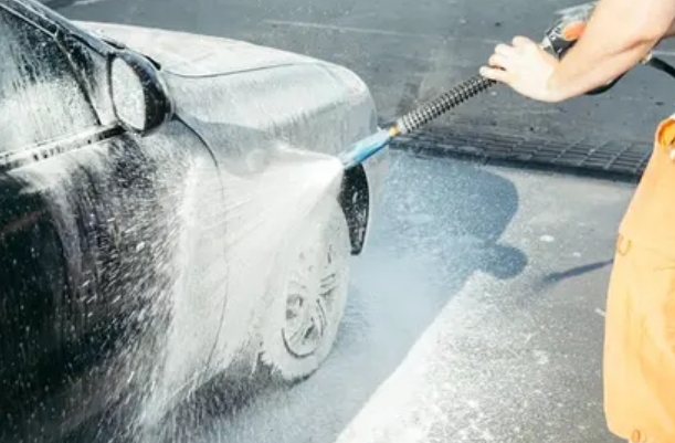 manual car detailing